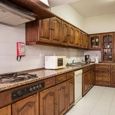 Lagos Digital Nomads Coliving & Coworking Gasthof Mato Porcas